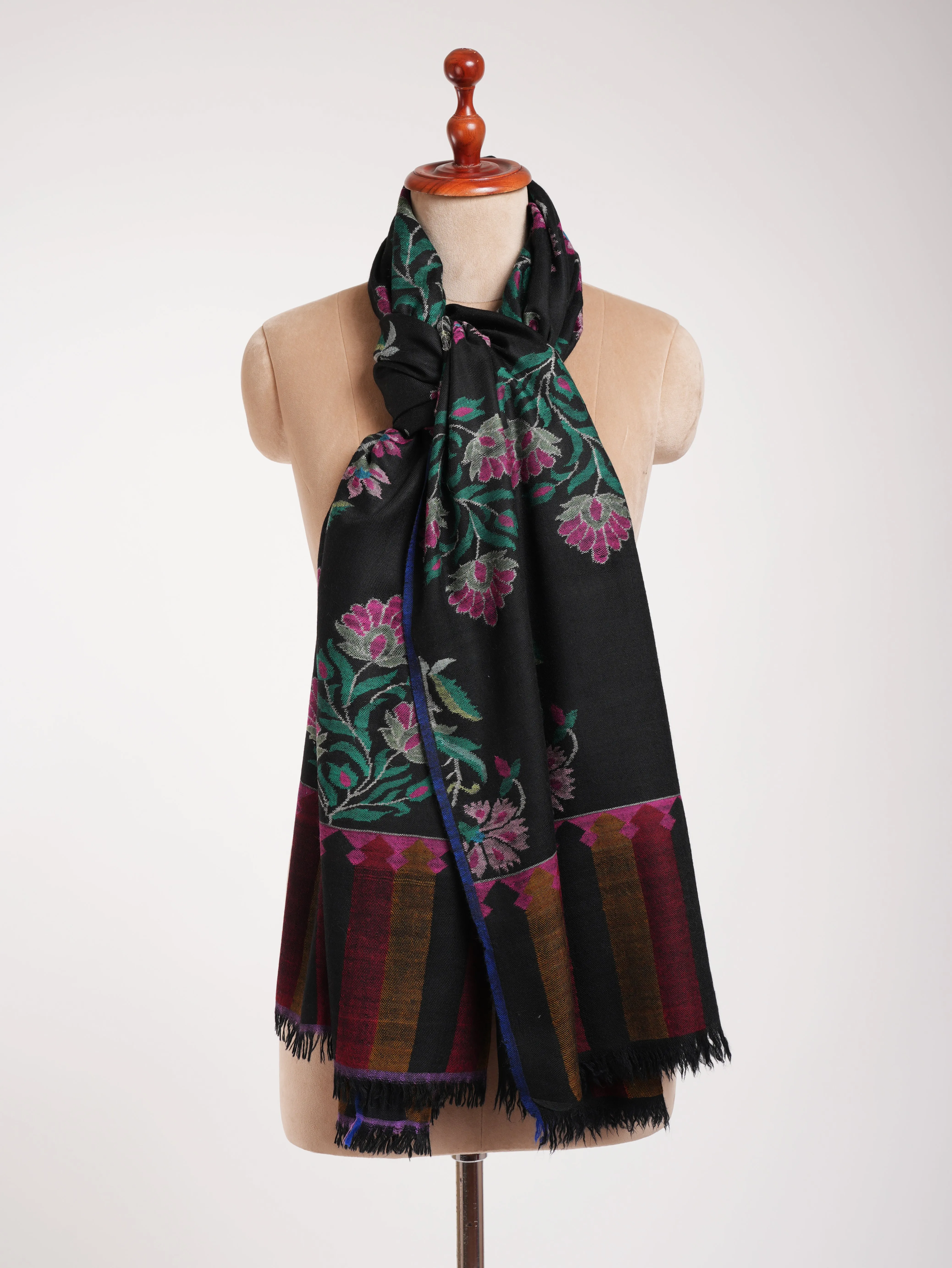 Black Mughal Motif Kani Handwoven Pashmina Shawl