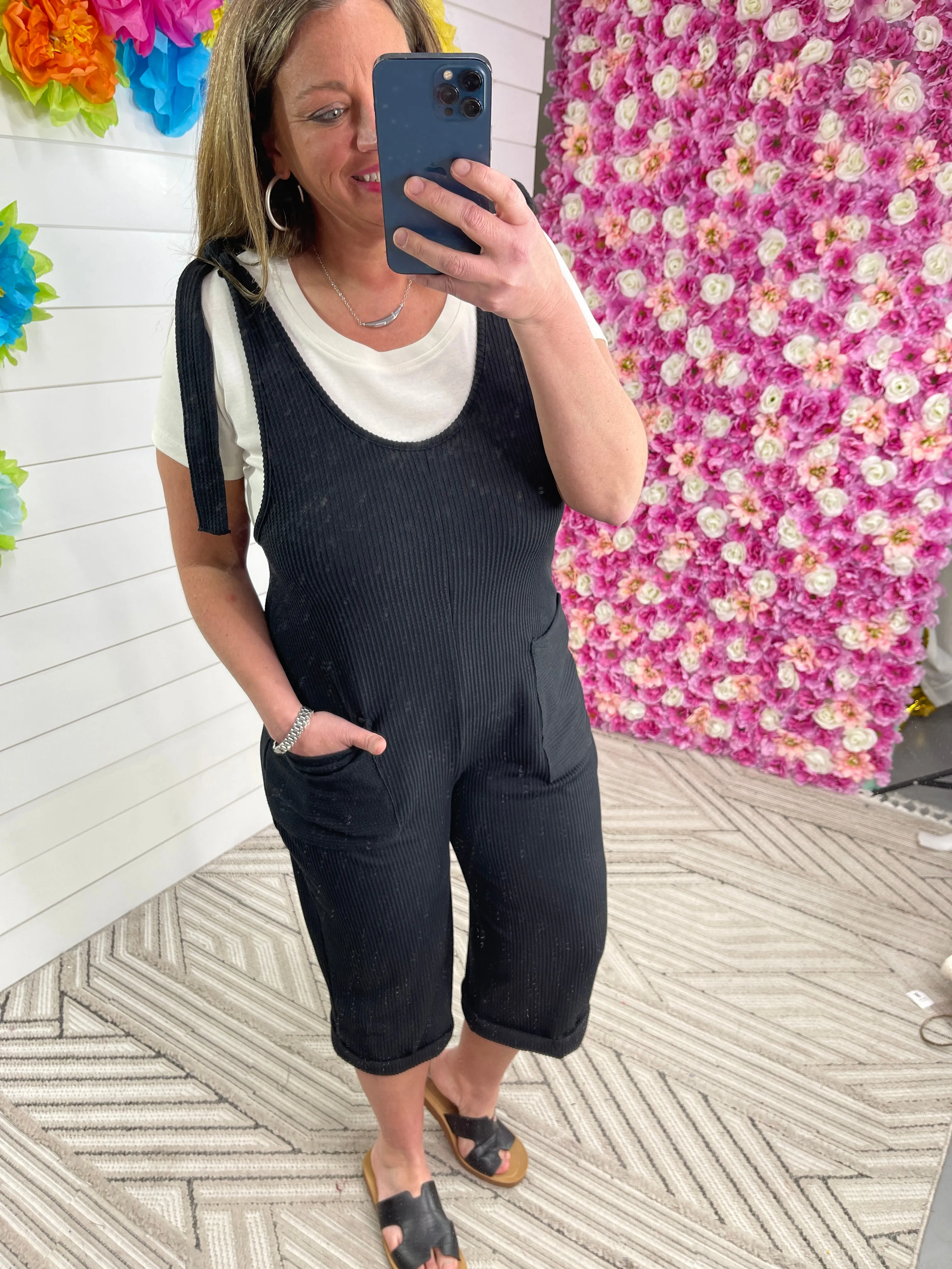 BLACK RIBBED ADJUSTABLE CROPPED JUMPSUIT