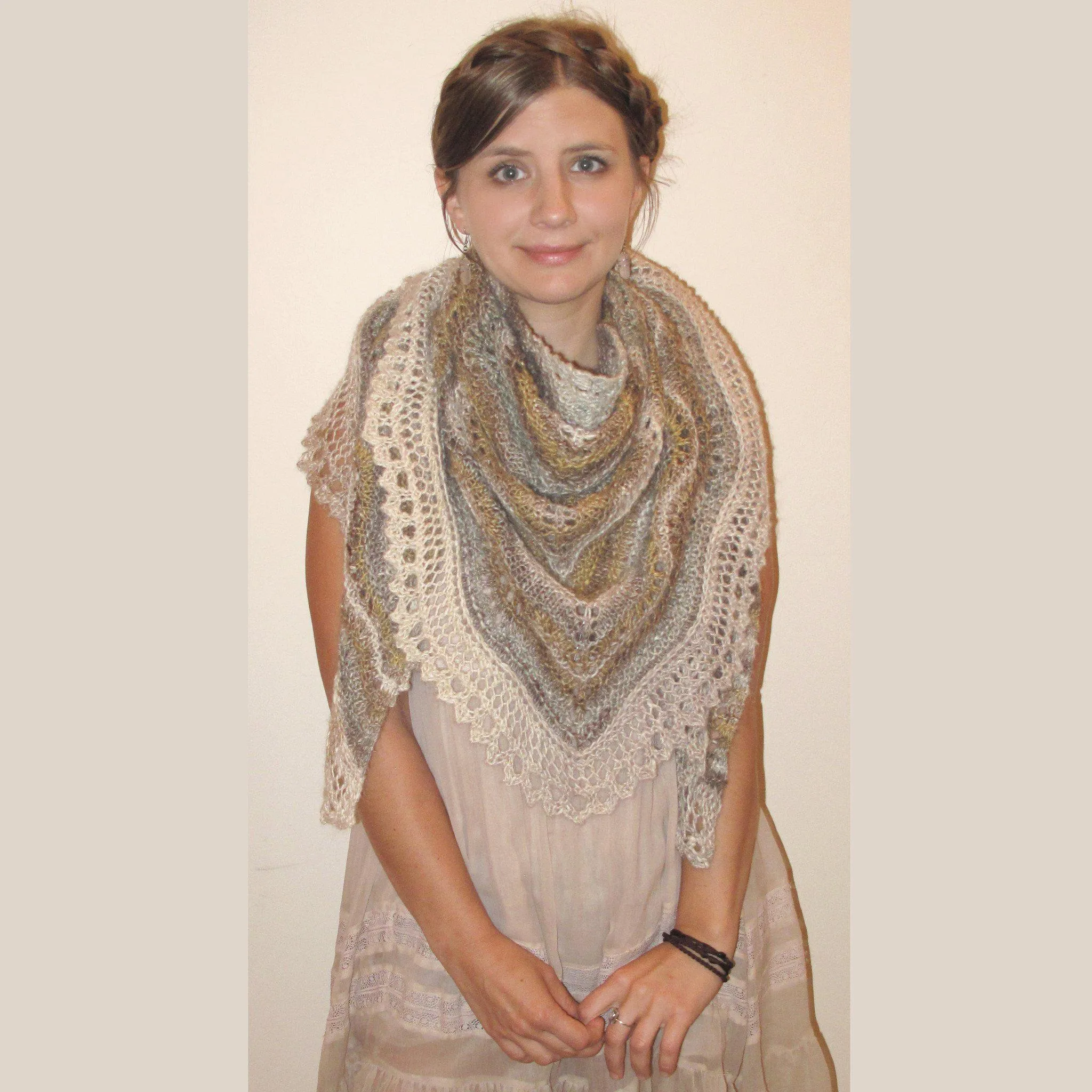 Feathering Shawl {knitting pattern}