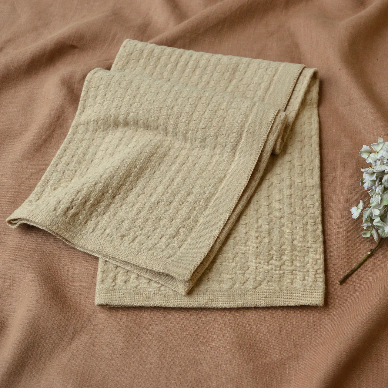 Hvid Frankie Baby Blanket - 100% Extra Fine Merino Wool (70x95cm) *Last One!