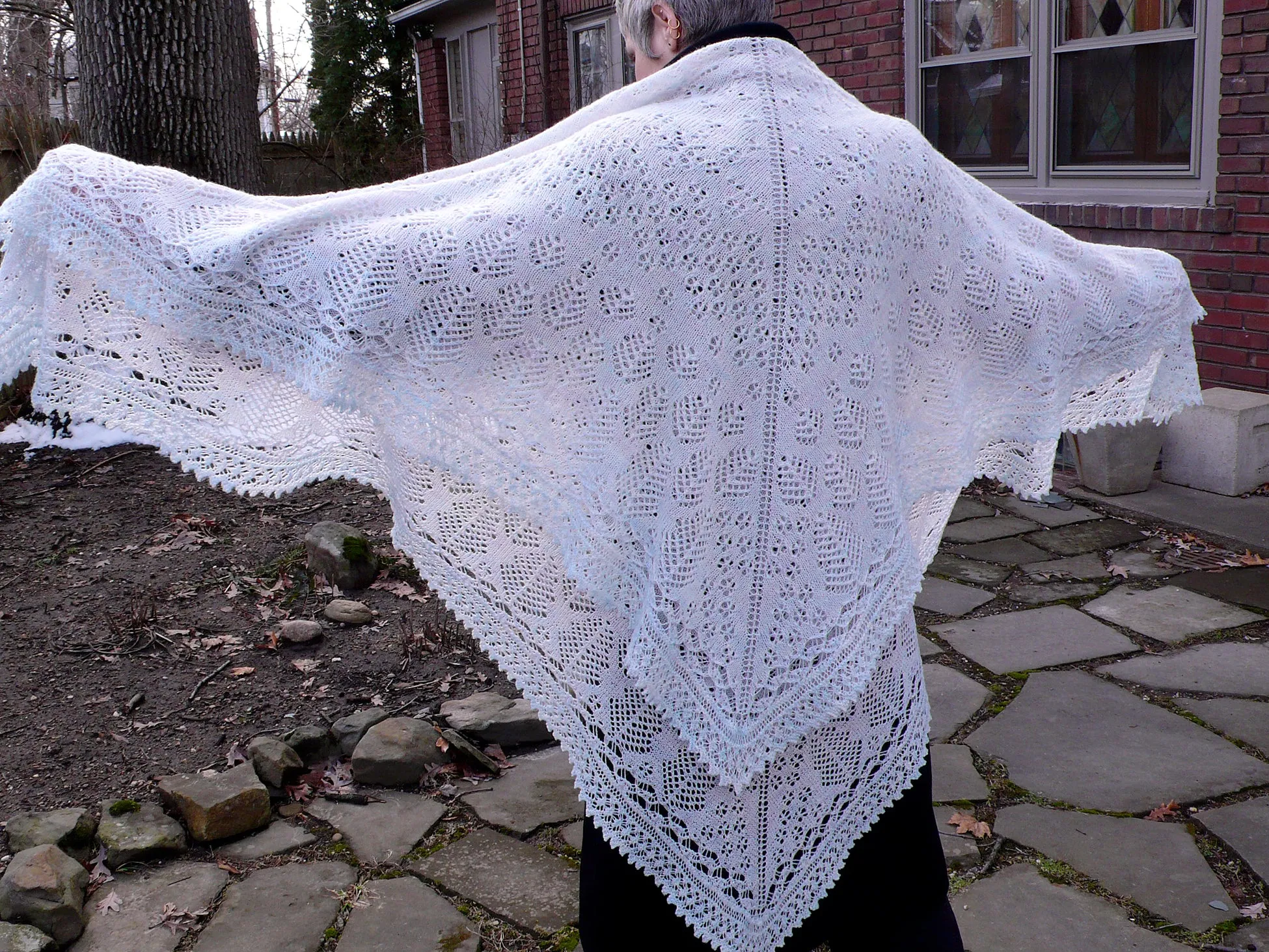 Snowflakes in Cedarwoods Lace Shawl <br/><small>knitting pattern</small>