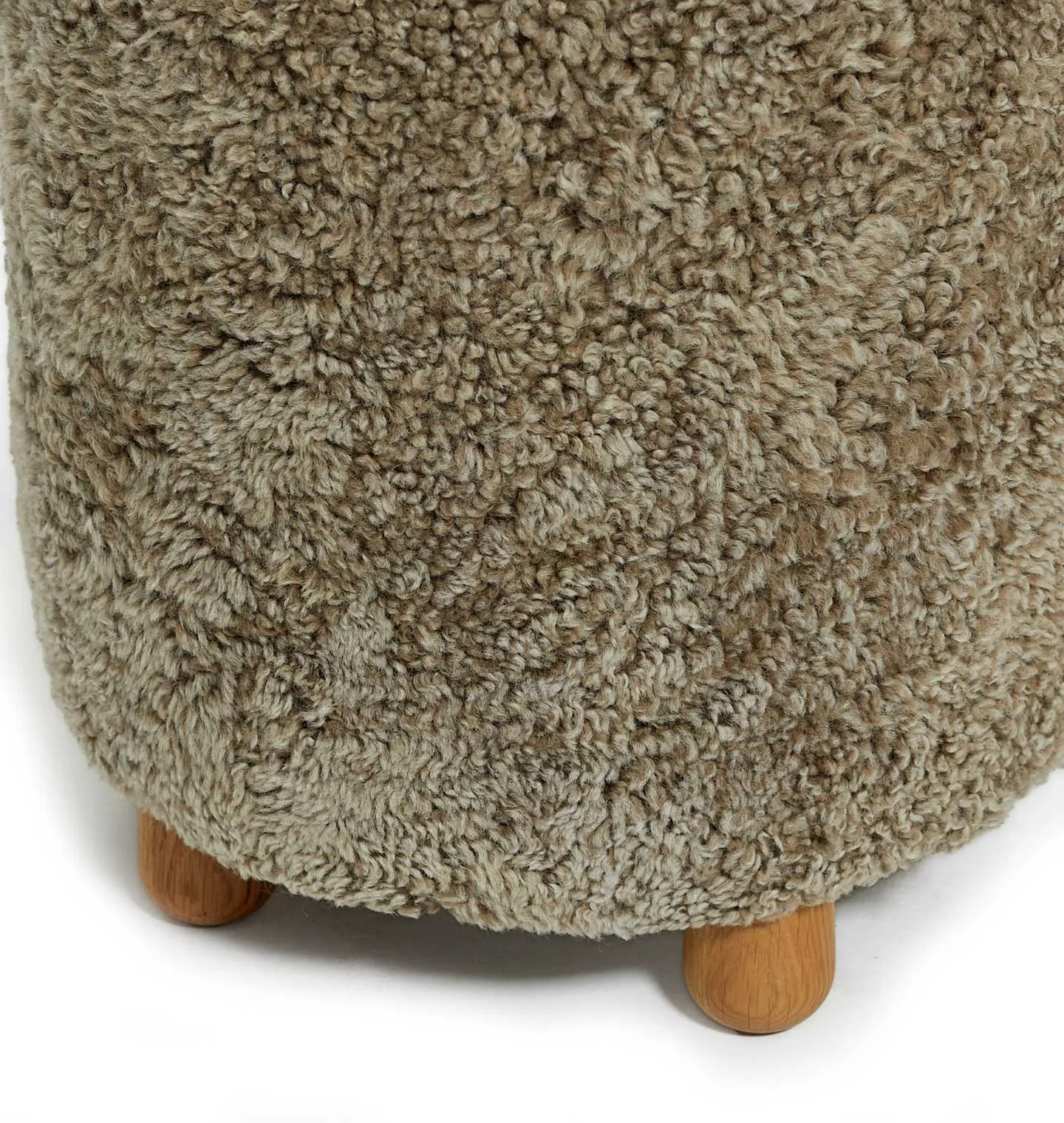 Tocho Footed Stool