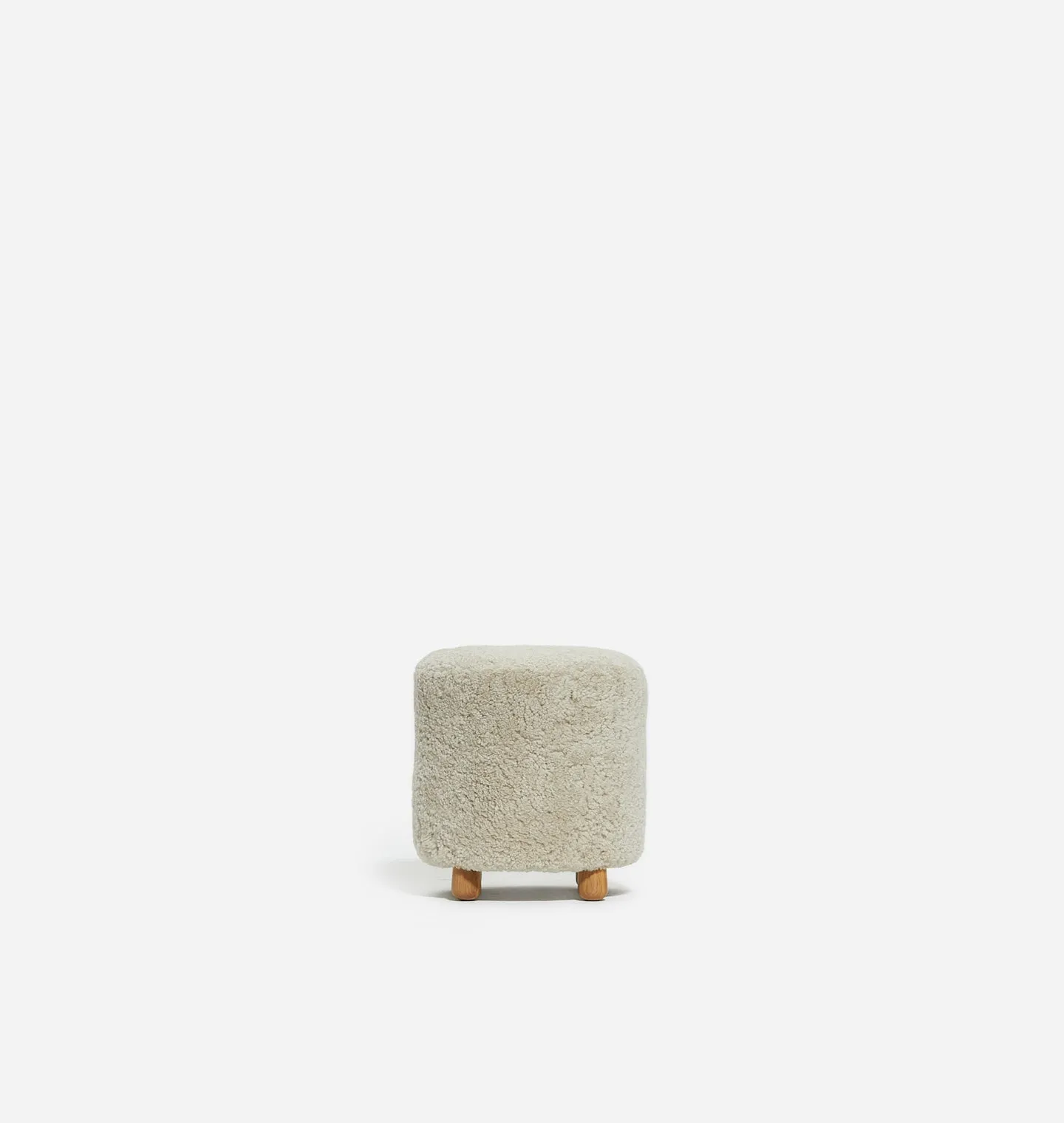 Tocho Footed Stool