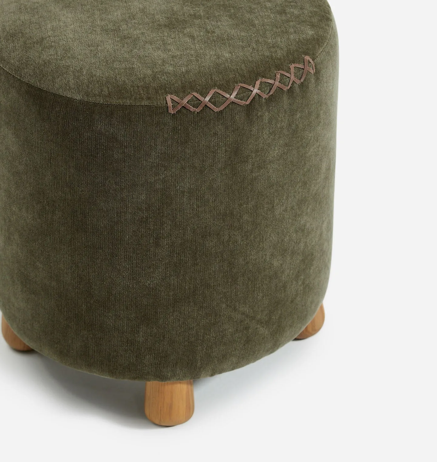 Tocho Footed Stool